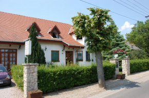 Emil porta, Balatongyörök